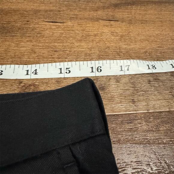 Lot of 2 Nike Golf FitDry Pleated Chino Shorts Beige Black Size 32 Pockets FLAW - Picture 14 of 16